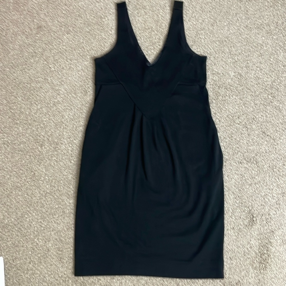 COUNTRY ROAD Australia 100% Wool. Black V Neck Dress, Sleeveless Lined, Pockets